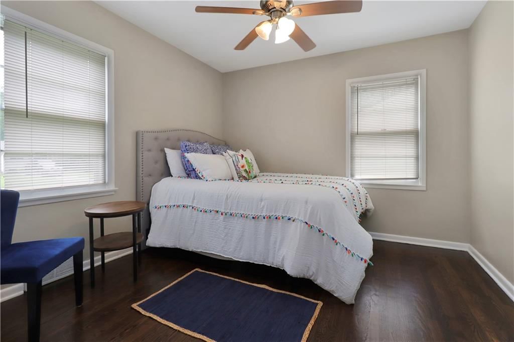 Photo 12 of 27 - 2225 W 74th Street