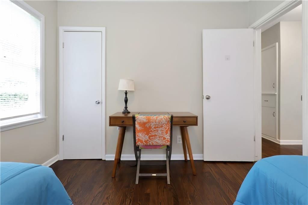 Photo 16 of 27 - 2225 W 74th Street