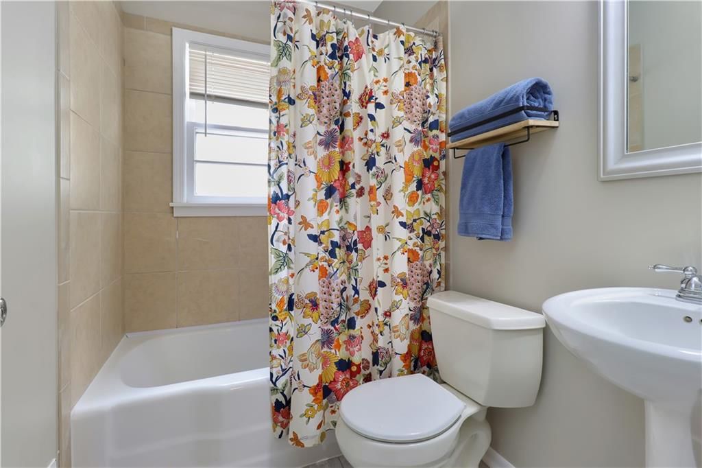 Photo 17 of 27 - 2225 W 74th Street