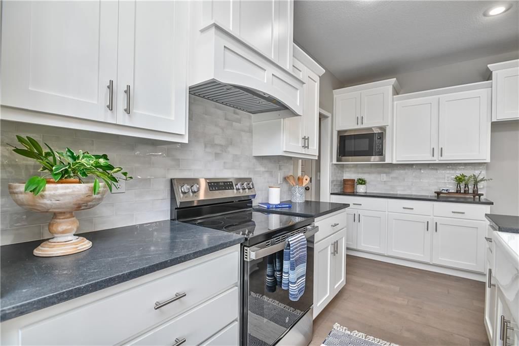 Photo 15 of 37 - 24116 W 58th Place