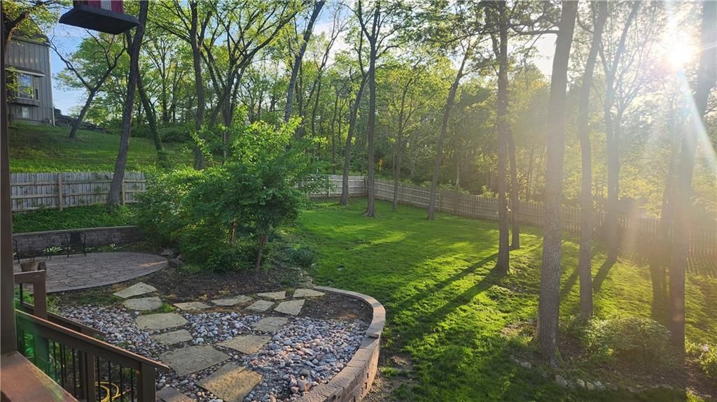 Photo 6 of 18 - 16036 Meadow Lane