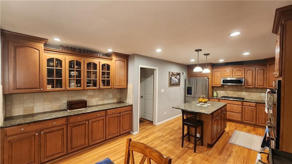 Photo 8 of 18 - 16036 Meadow Lane
