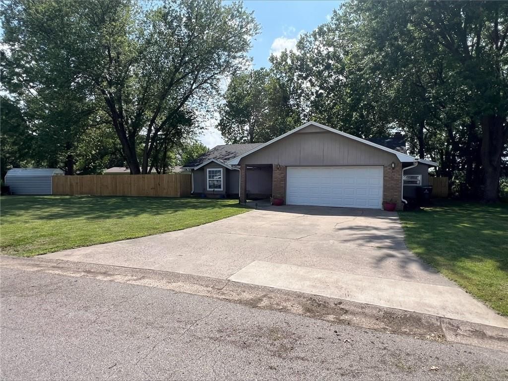 308 Caroline Drive — photo 2