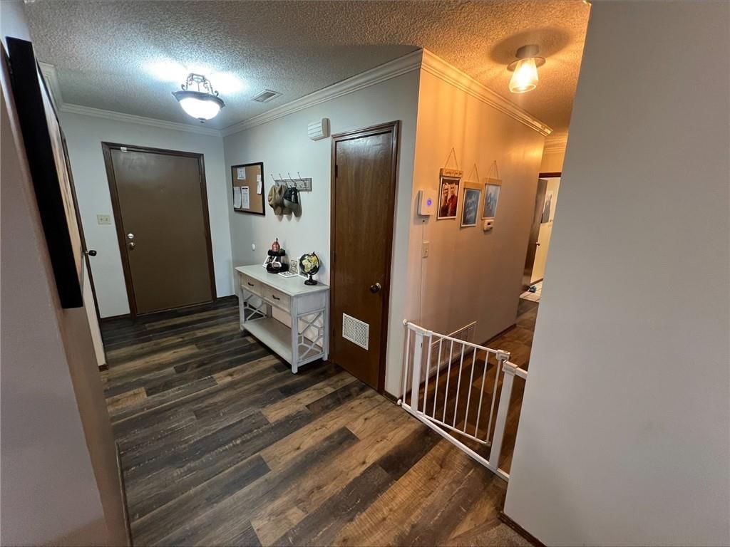 308 Caroline Drive — photo 6