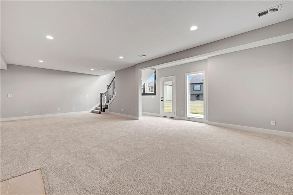 15411 W 161st Terrace — photo 35