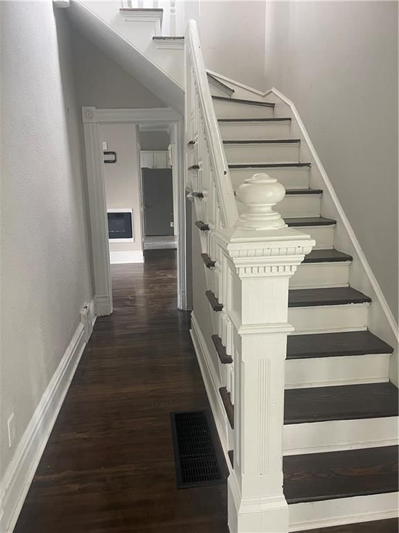 105 S Benton Boulevard — photo 11