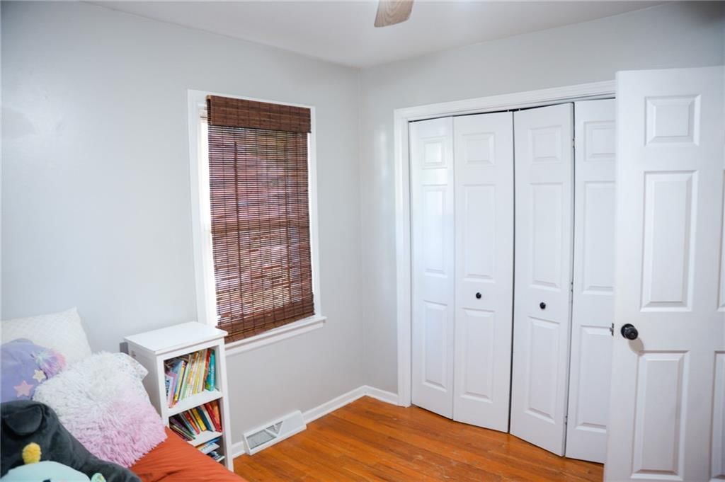 Photo 9 of 19 - 604 N Lake Avenue