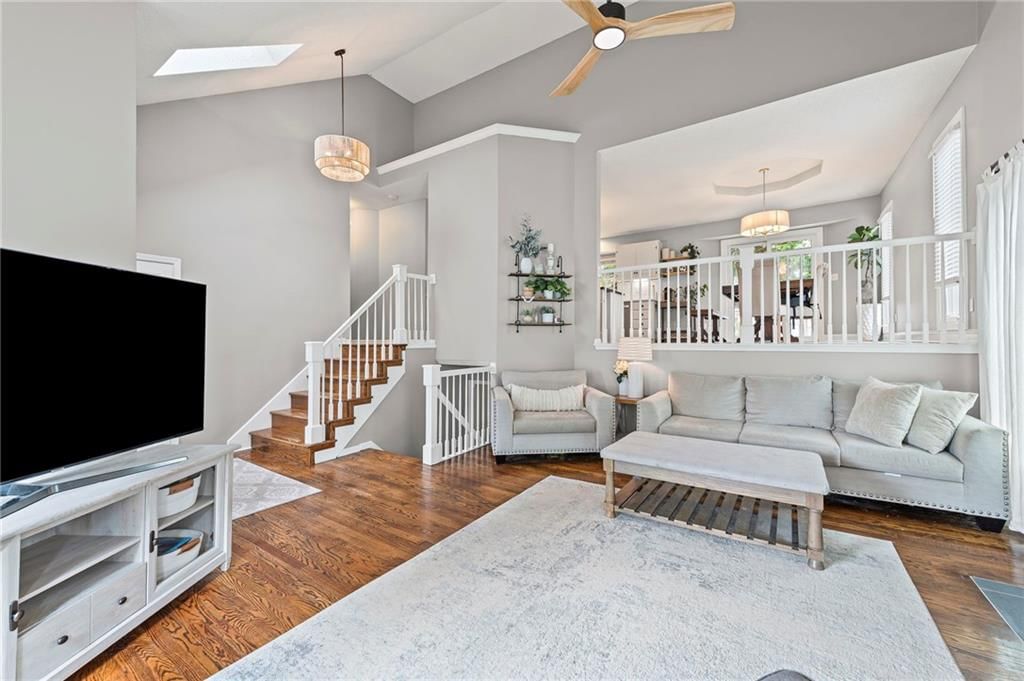 Photo 6 of 33 - 7807 N Adrian Avenue