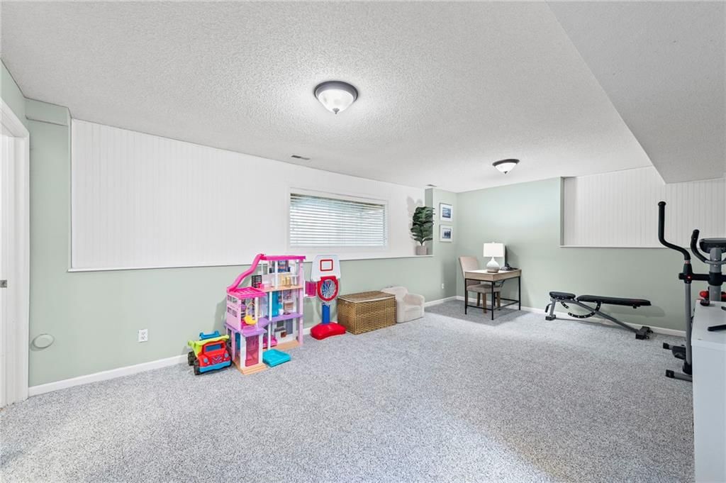 Photo 23 of 33 - 7807 N Adrian Avenue