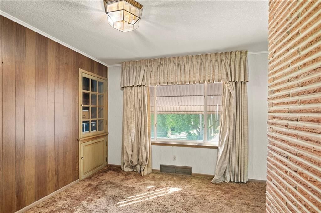 Photo 8 of 38 - 611 N Washington Boulevard