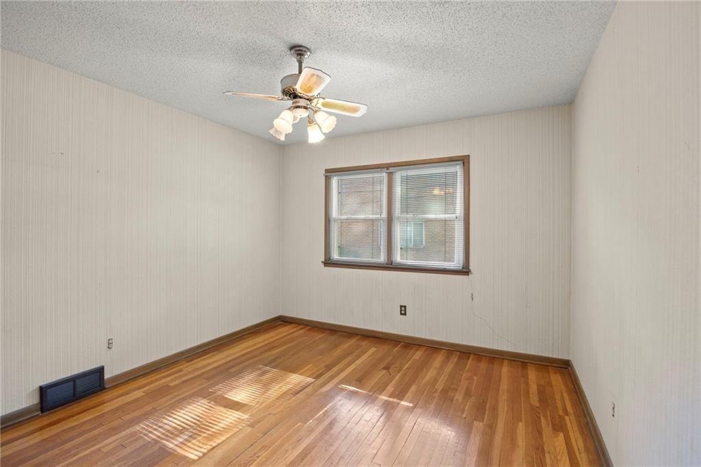 Photo 16 of 38 - 611 N Washington Boulevard