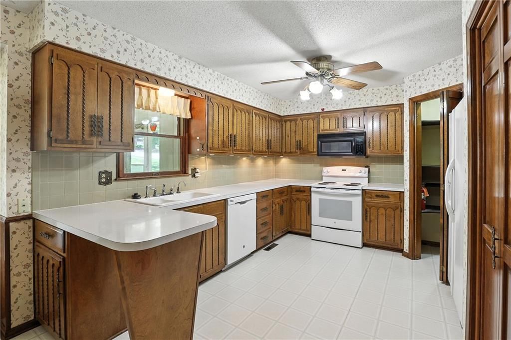 1316 Vilas Street — photo 10