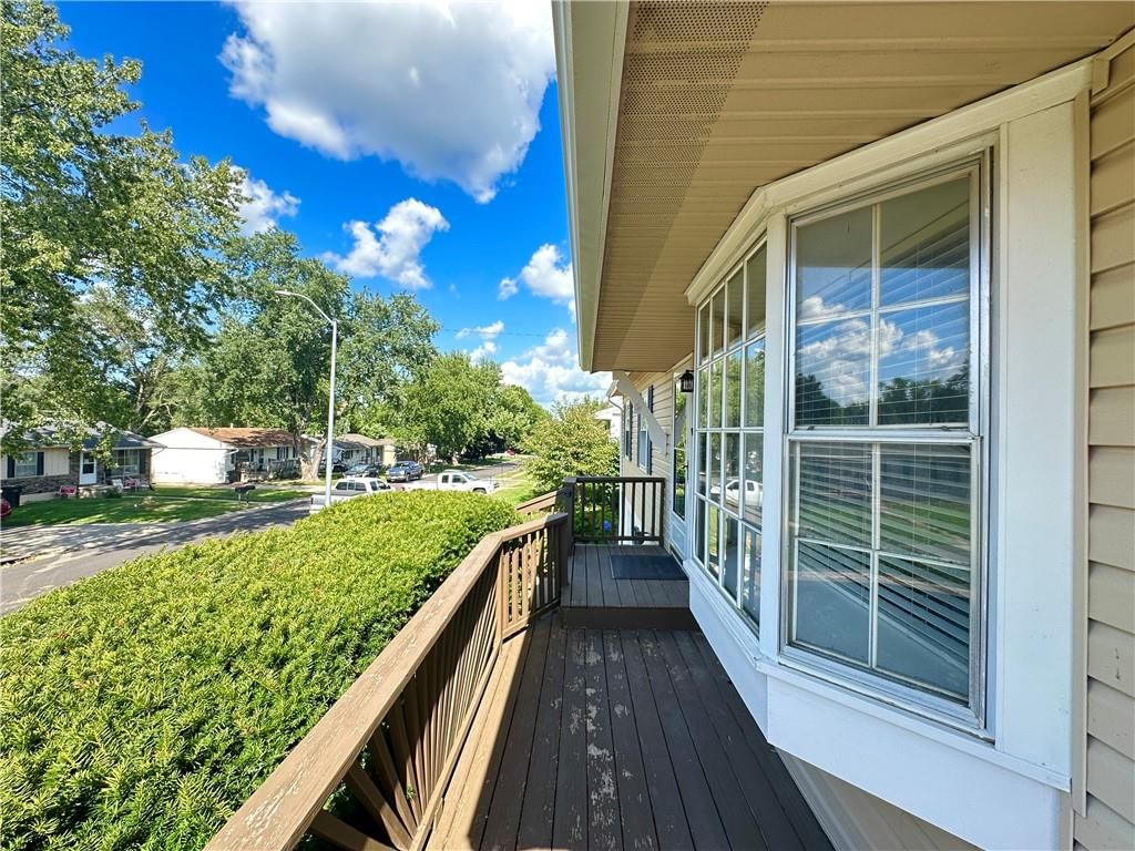 Photo 6 of 43 - 5406 Cypress Avenue