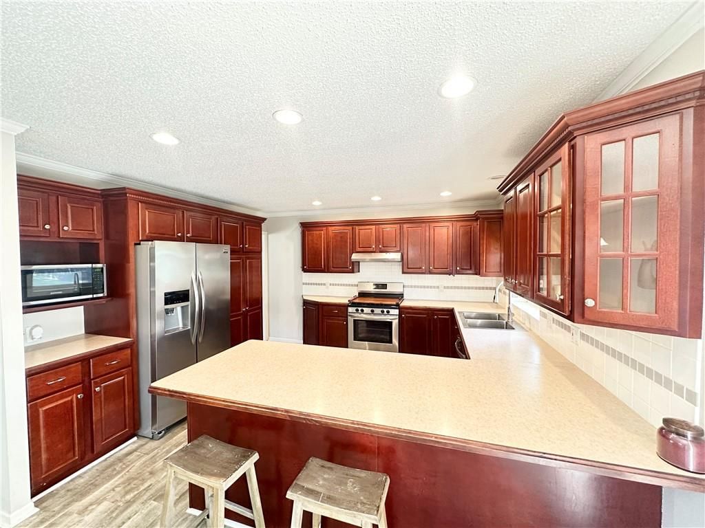 Photo 10 of 43 - 5406 Cypress Avenue