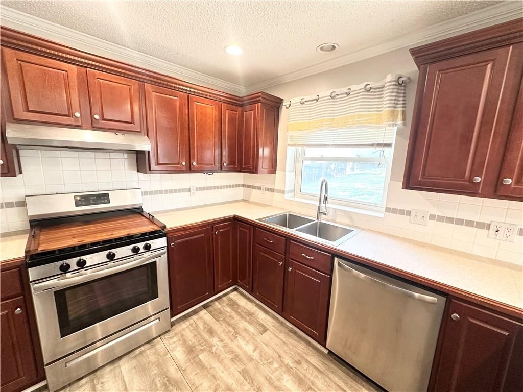 Photo 11 of 43 - 5406 Cypress Avenue