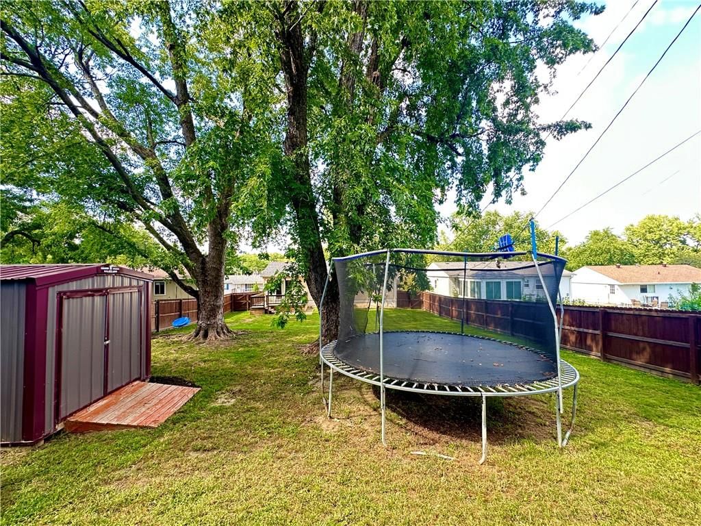 Photo 38 of 43 - 5406 Cypress Avenue