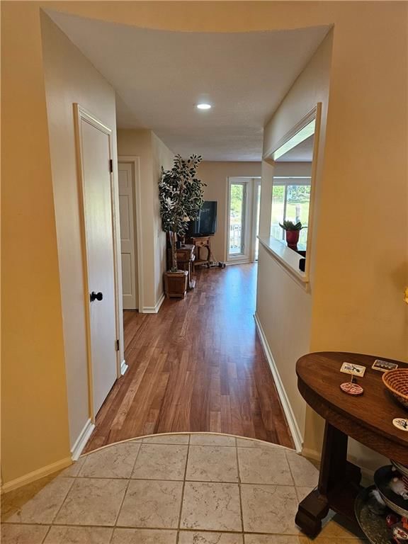 328 N Winnebago Drive — photo 2