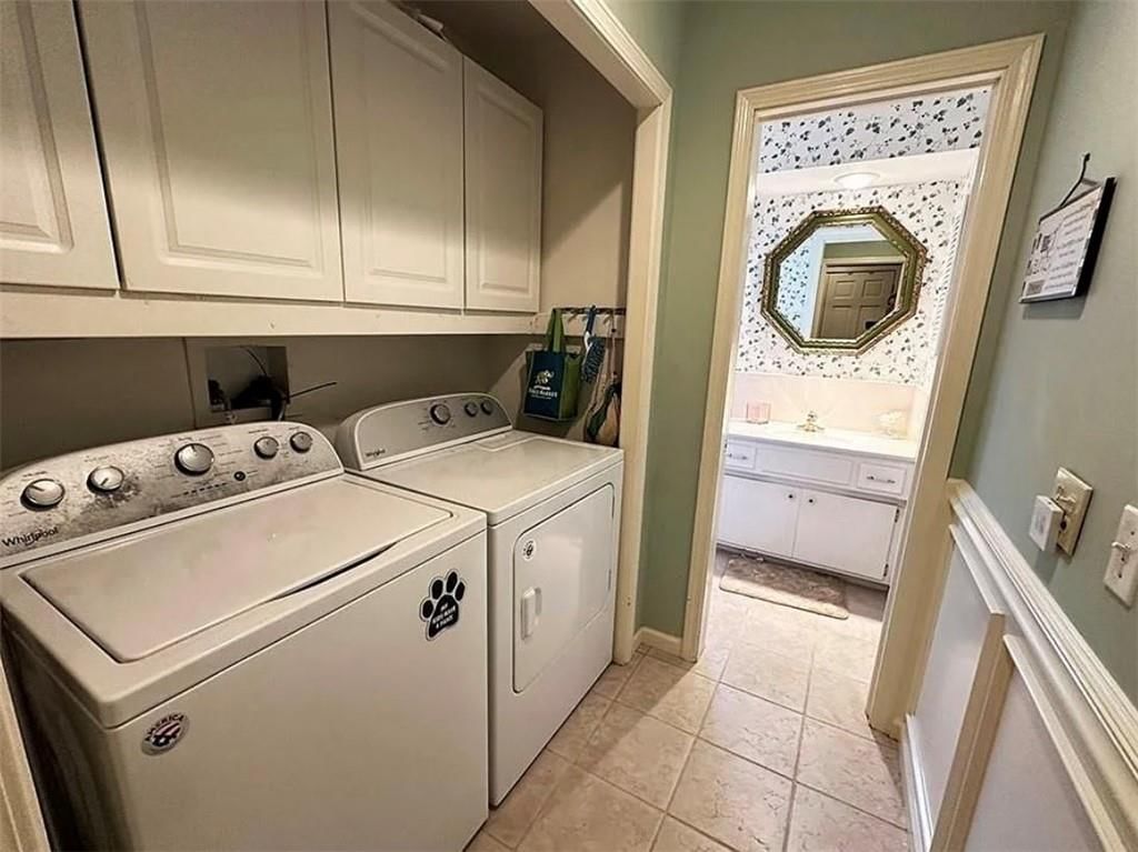 328 N Winnebago Drive — photo 8
