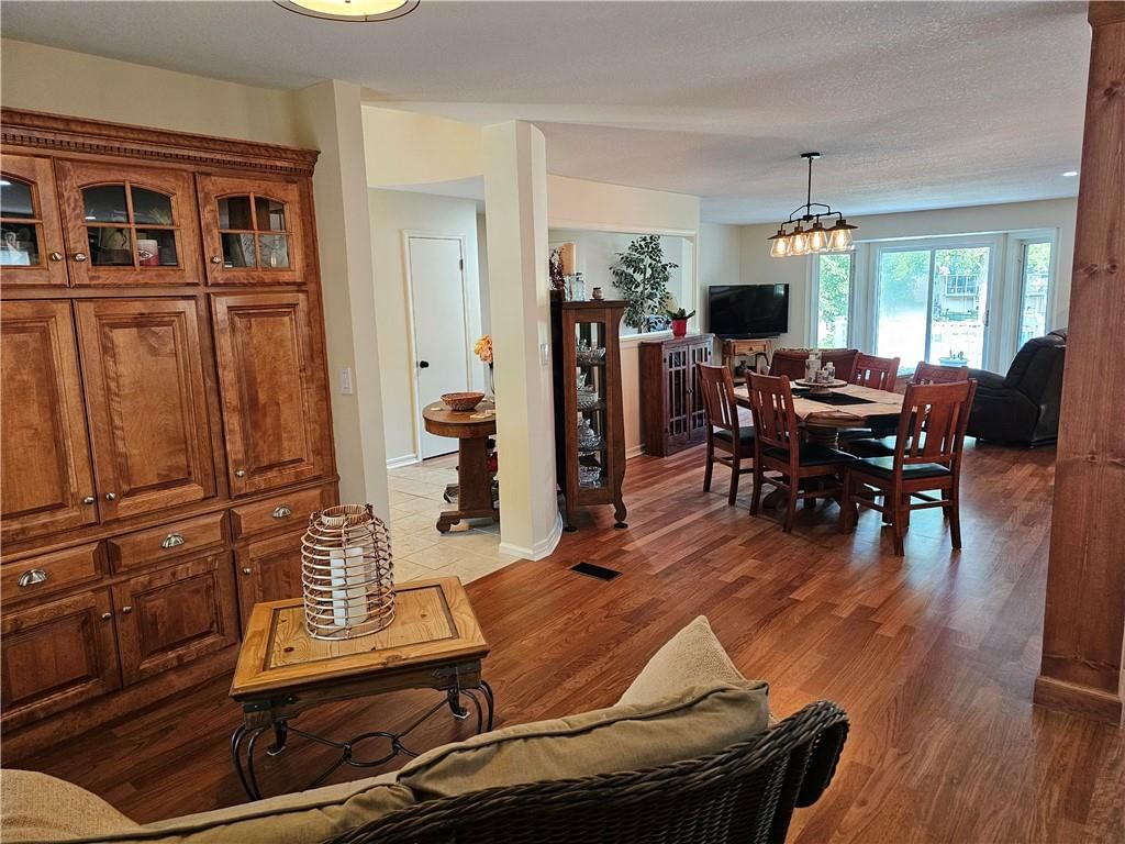 328 N Winnebago Drive — photo 12