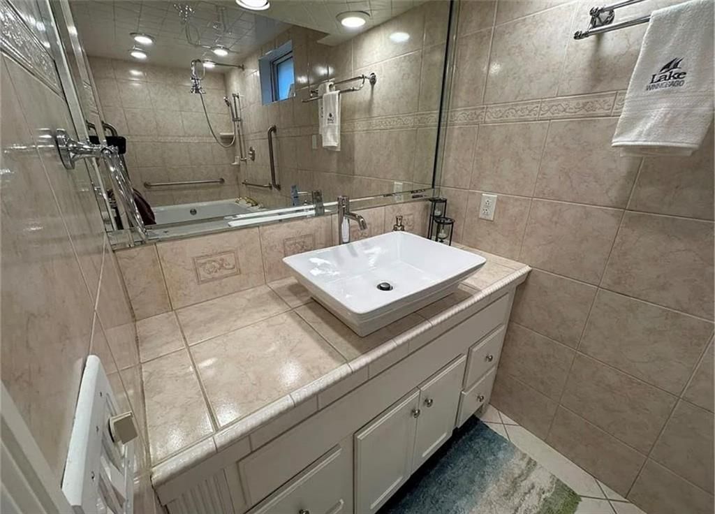 328 N Winnebago Drive — photo 19