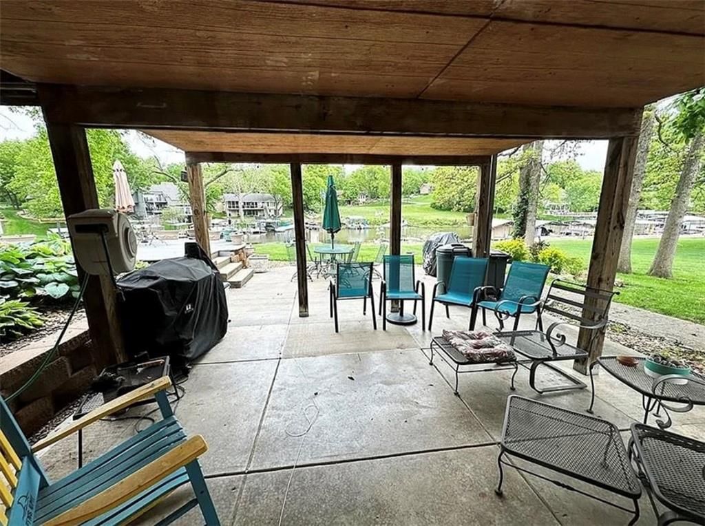 328 N Winnebago Drive — photo 25