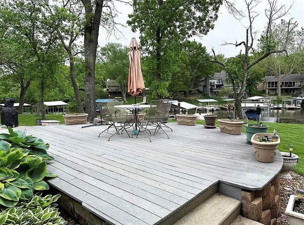 328 N Winnebago Drive — photo 26