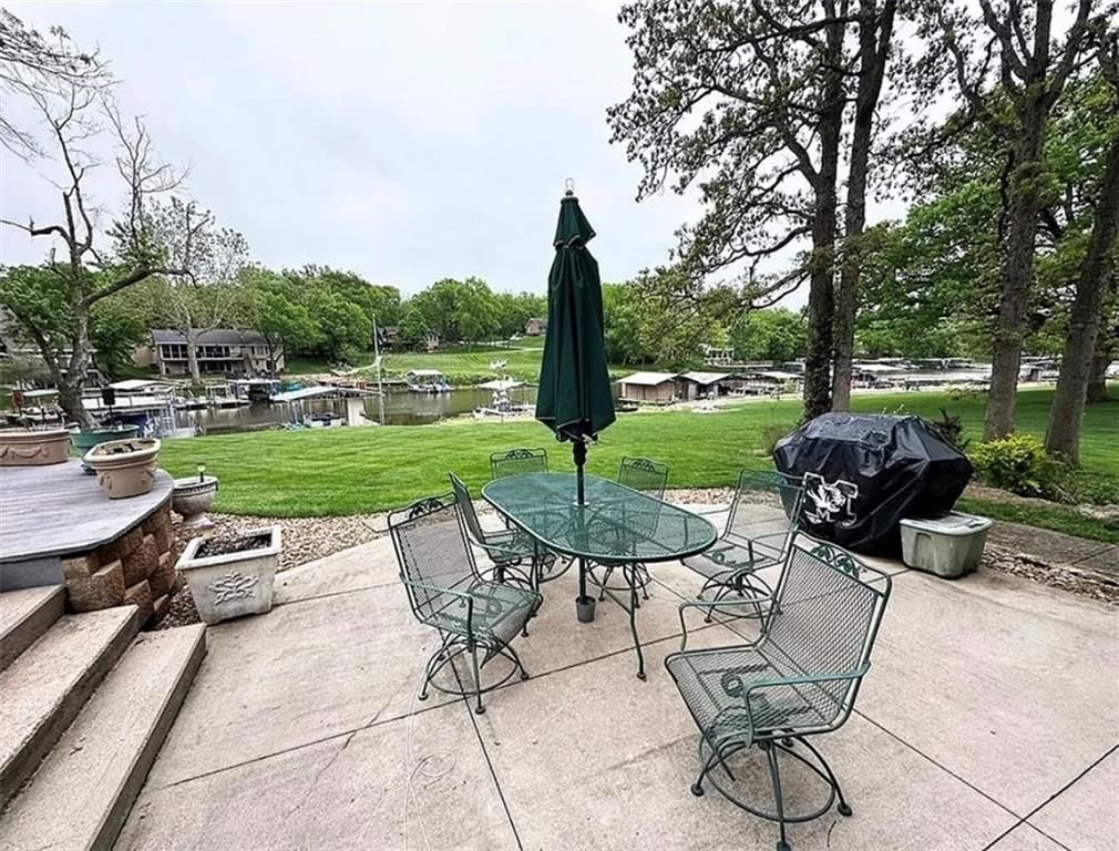 328 N Winnebago Drive — photo 27