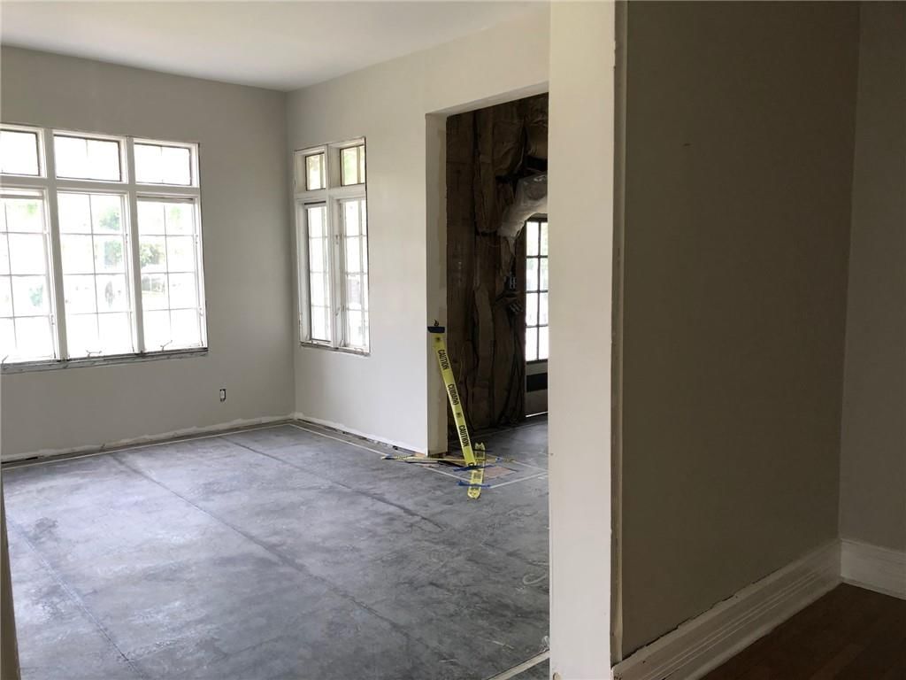 524 S Grand Avenue — photo 8