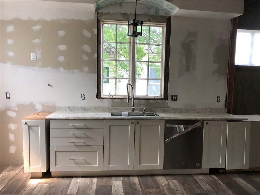 524 S Grand Avenue — photo 15