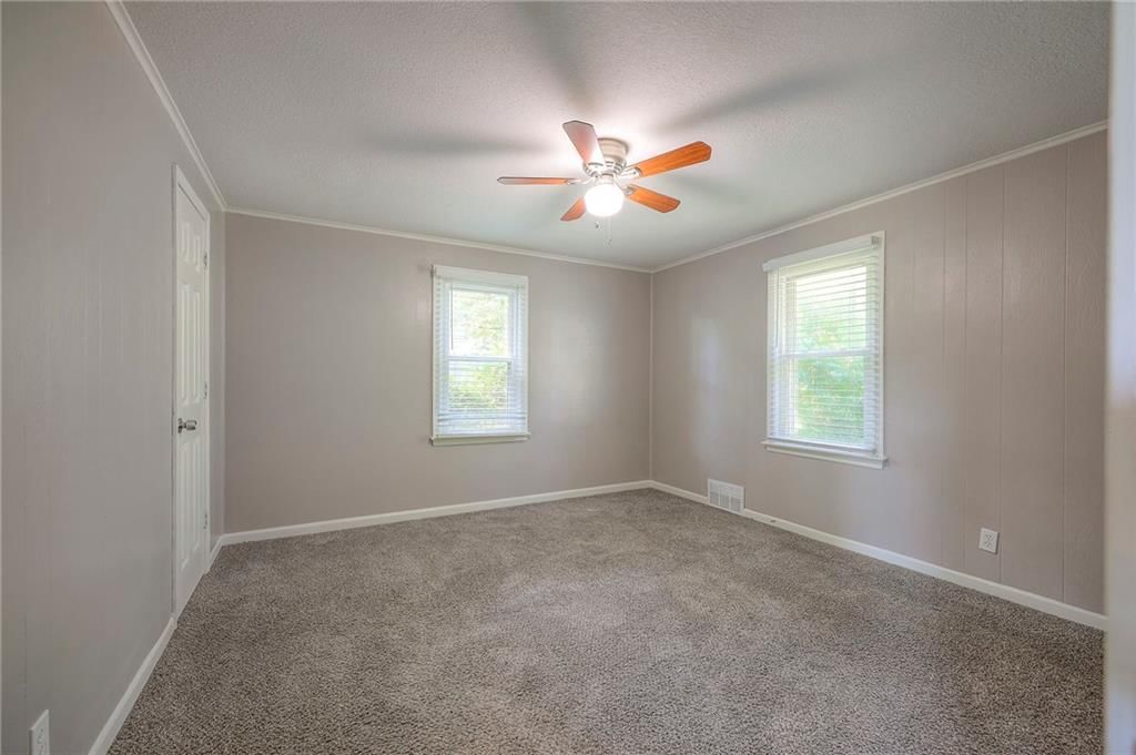 1044 S 45th Terrace — photo 15