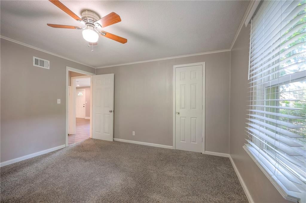 1044 S 45th Terrace — photo 16
