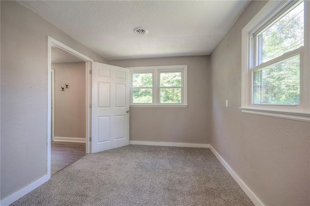 1044 S 45th Terrace — photo 17