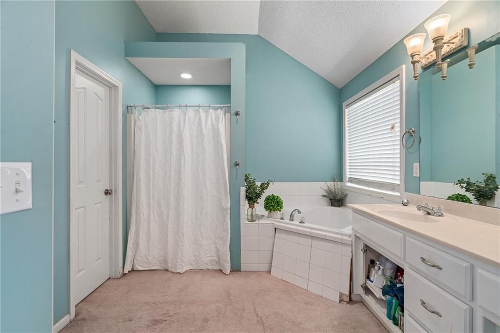 Photo 29 of 44 - 18321 Spruce Street