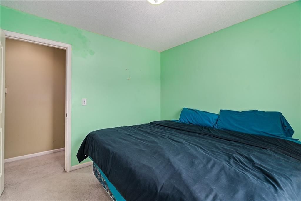 Photo 31 of 44 - 18321 Spruce Street