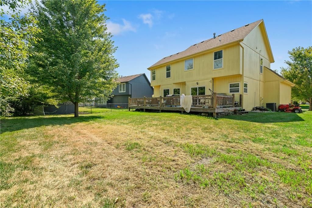 Photo 38 of 44 - 18321 Spruce Street