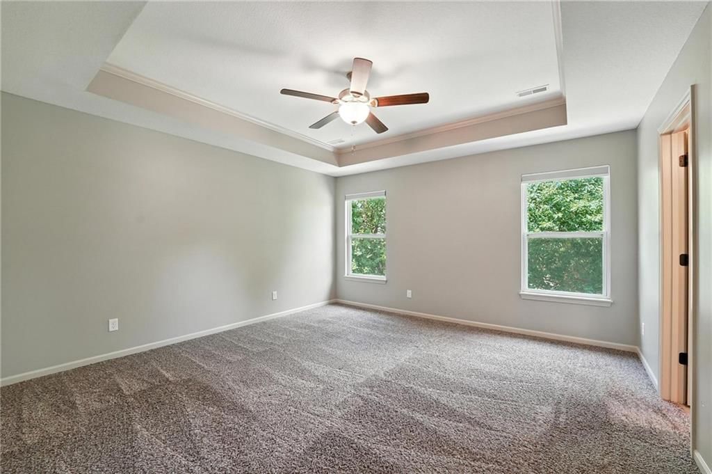 Photo 12 of 32 - 817 Highbush Place