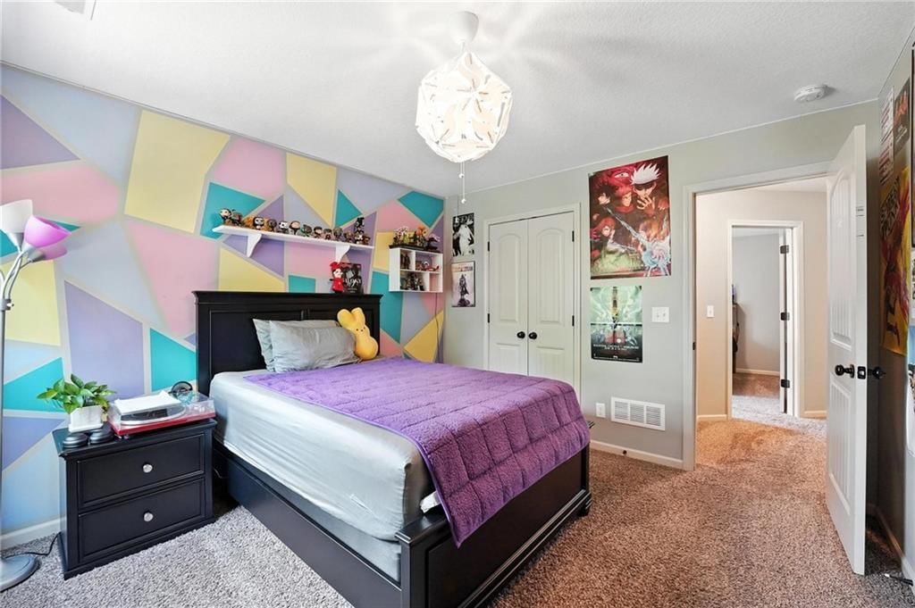 Photo 19 of 32 - 817 Highbush Place