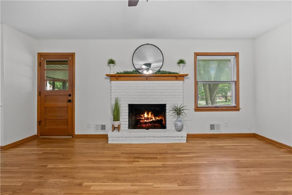 Photo 8 of 27 - 18408 E 29th Terrace