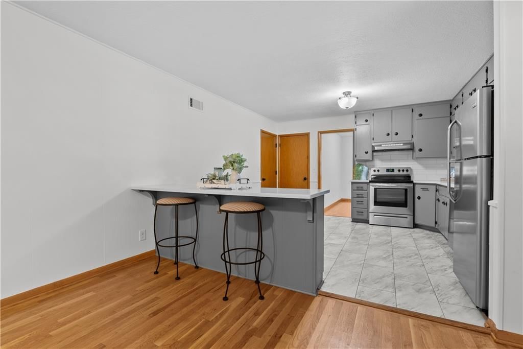 Photo 9 of 27 - 18408 E 29th Terrace