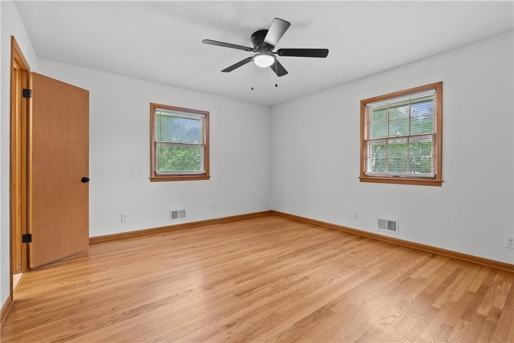 Photo 14 of 27 - 18408 E 29th Terrace
