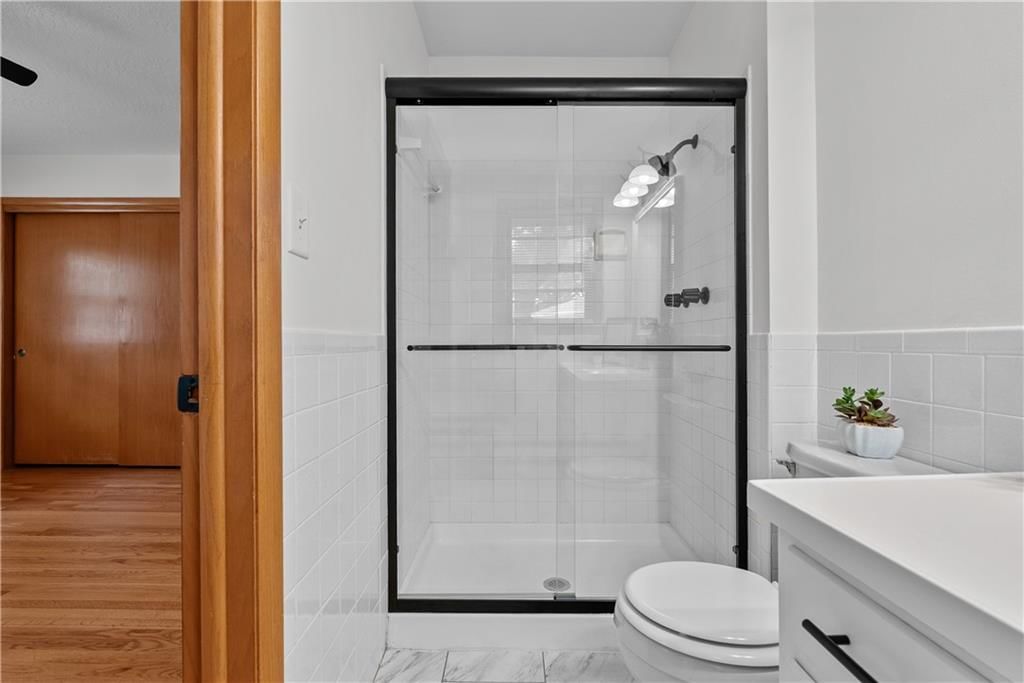 Photo 17 of 27 - 18408 E 29th Terrace
