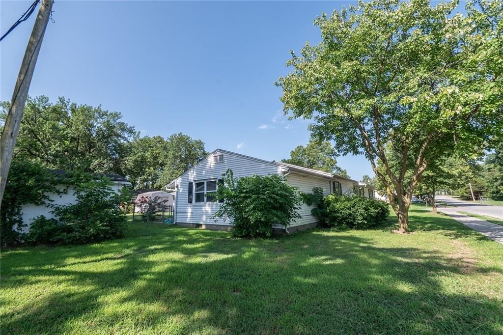 2409 W 1st Street — photo 27