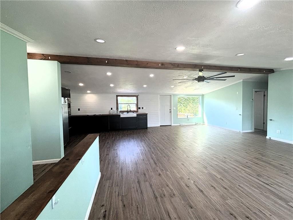 325 Lakeview Drive — photo 7