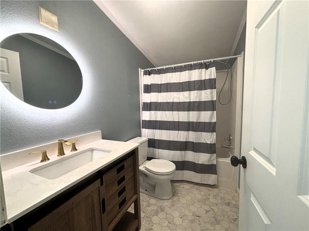 325 Lakeview Drive — photo 14