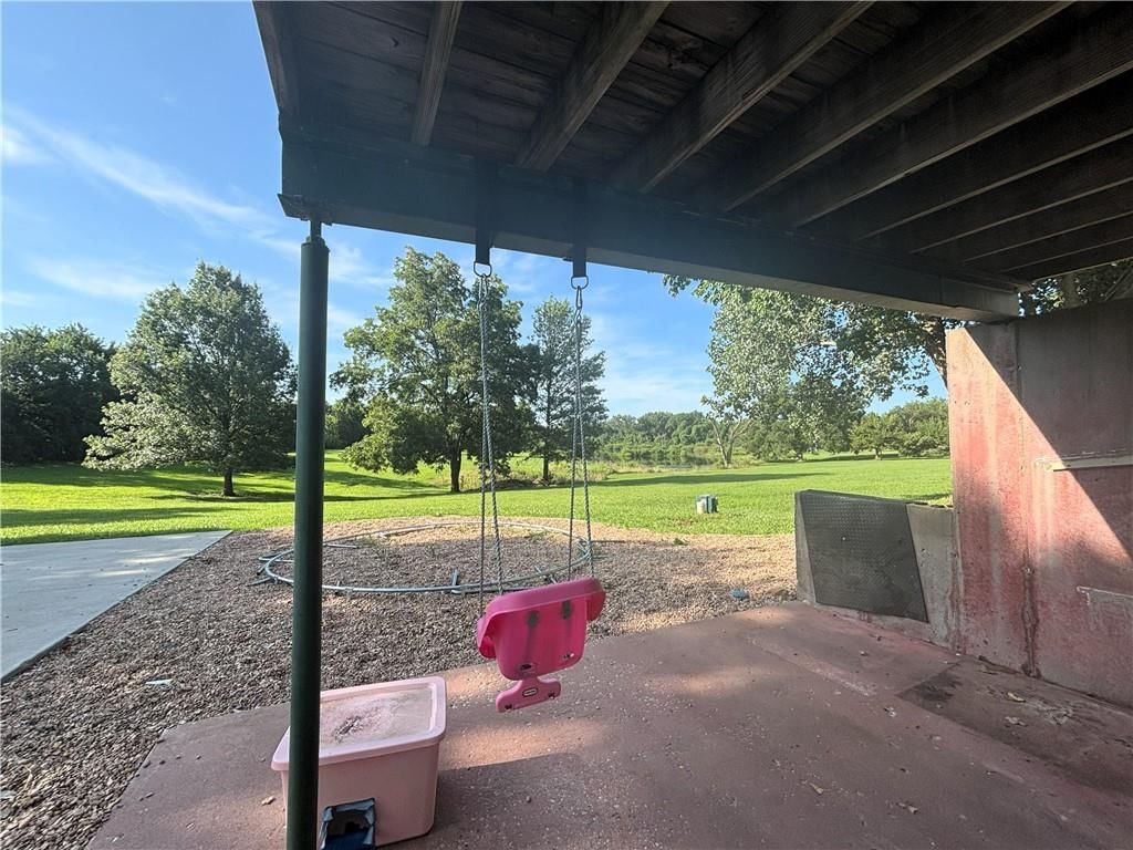 325 Lakeview Drive — photo 18