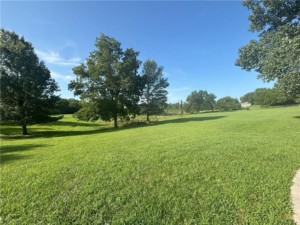 325 Lakeview Drive — photo 19