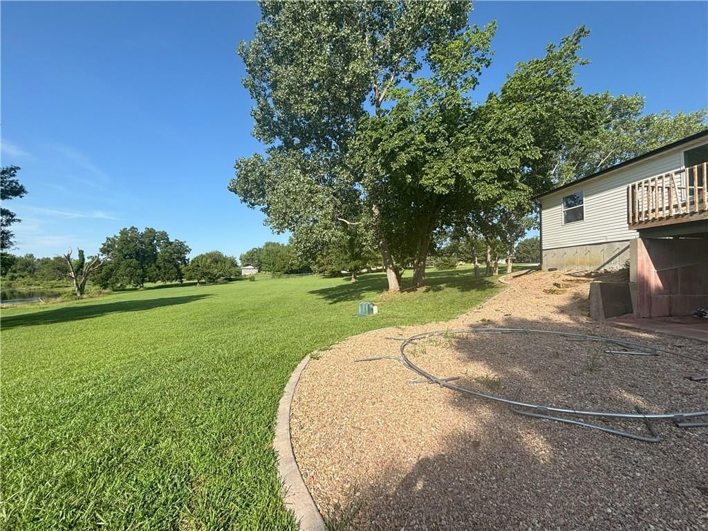 325 Lakeview Drive — photo 20