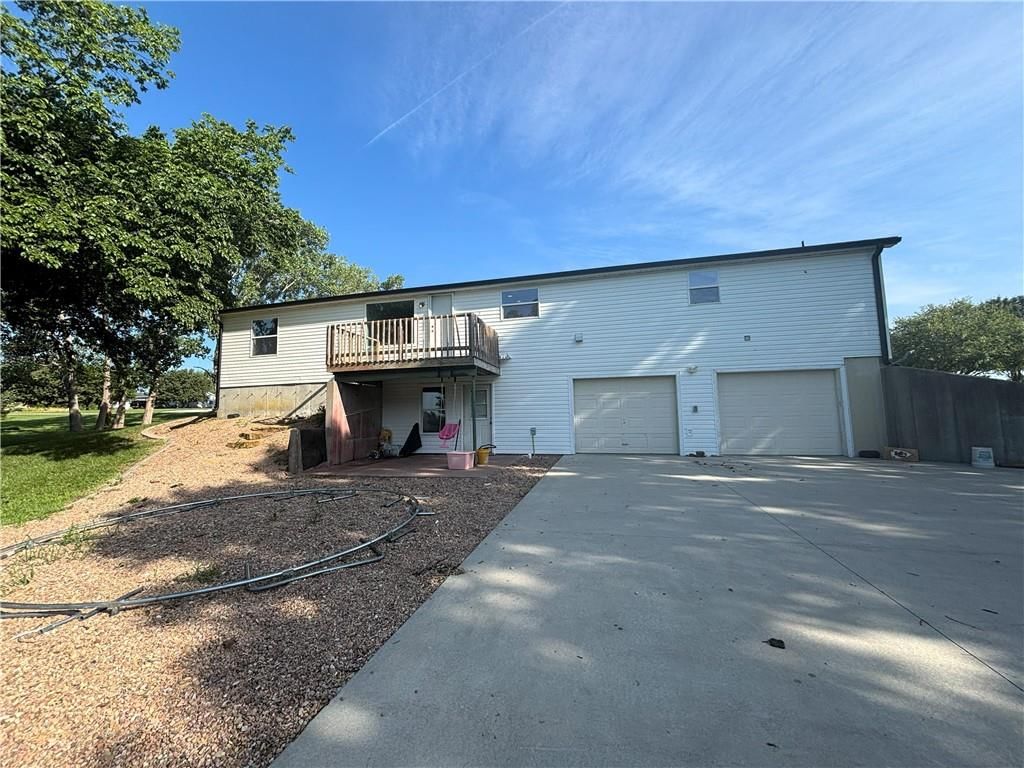 325 Lakeview Drive — photo 21