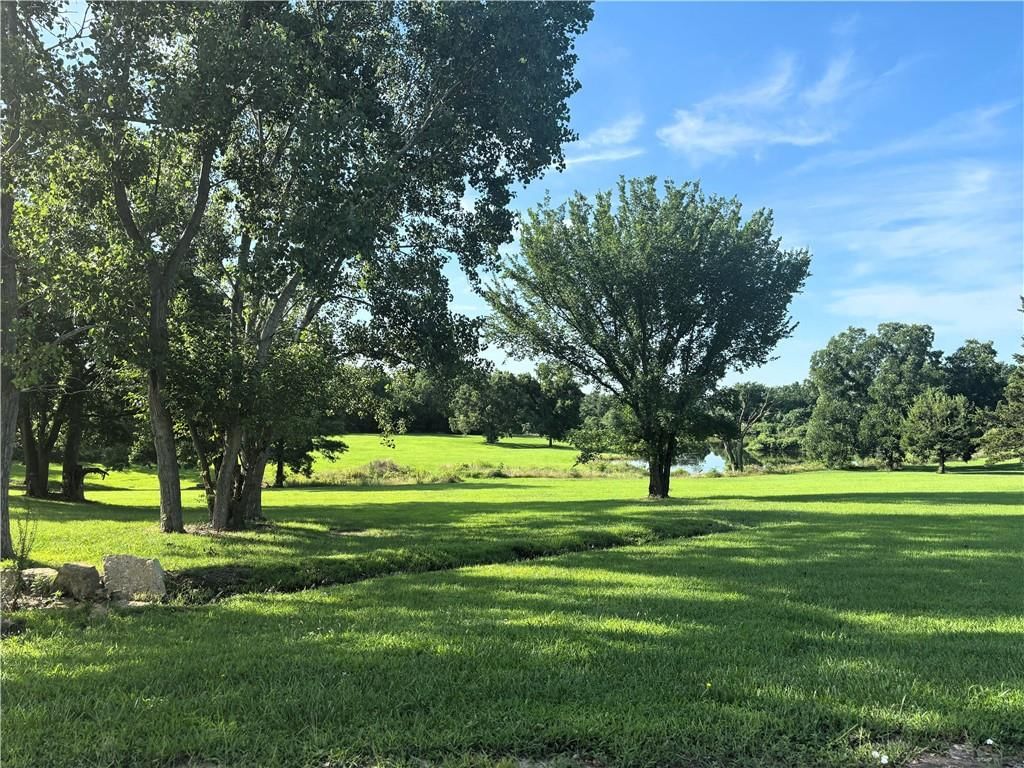 325 Lakeview Drive — photo 28