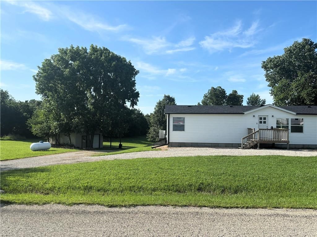 325 Lakeview Drive — photo 29